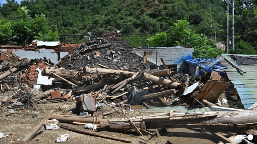 Monsoon peaks in south China, unleashing landslides, disease