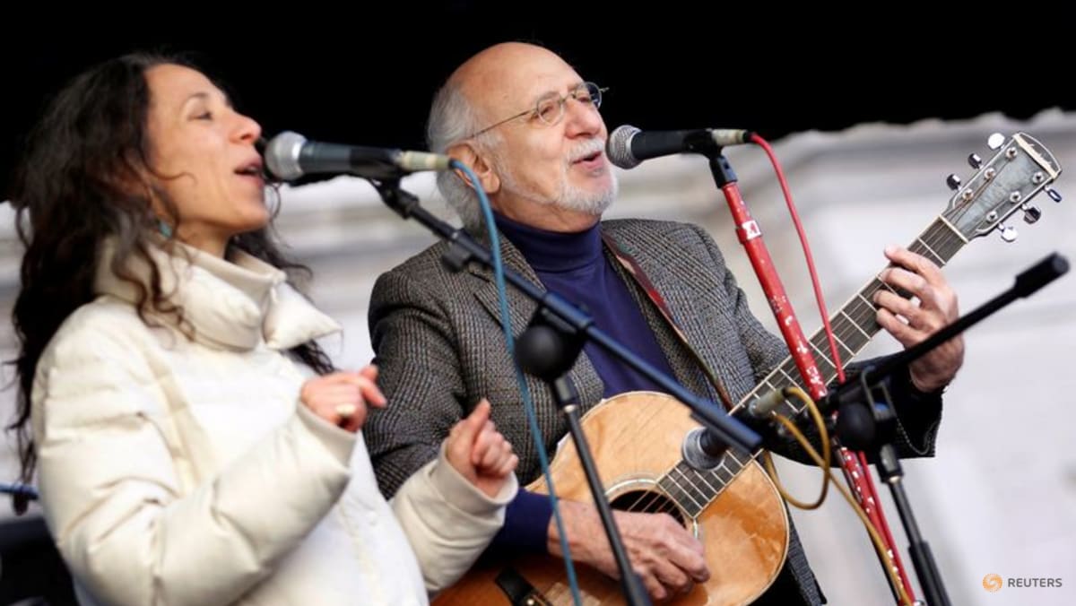 Folk singer Peter Yarrow of Peter, Paul and Mary dies at 86