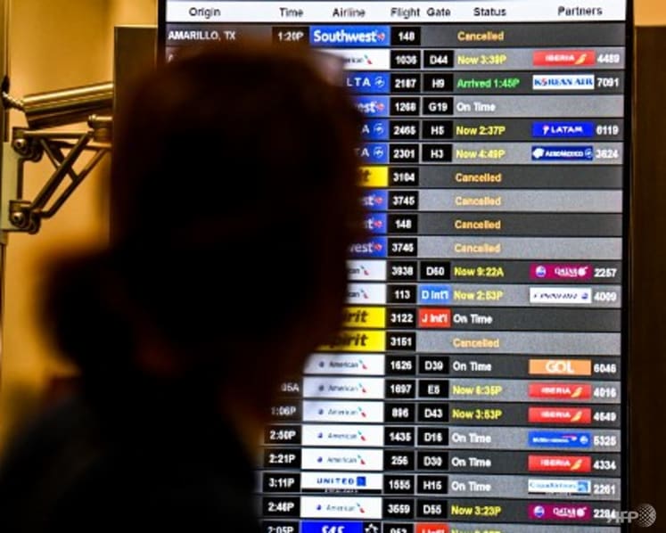 How safe is flying with the Omicron COVID-19 variant surging?