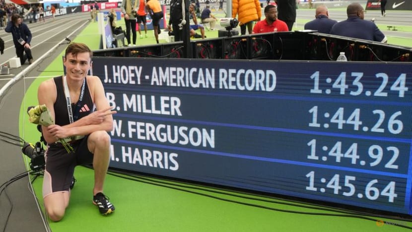 Josh Hoey sets American record in 800m final at indoor championships
