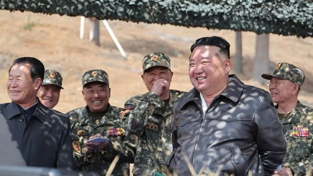 朝中社：金正恩视察特种作战部队训练活动