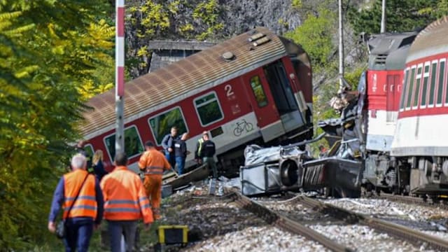 斯洛伐克东部发生火车相撞事故 至少66人受伤