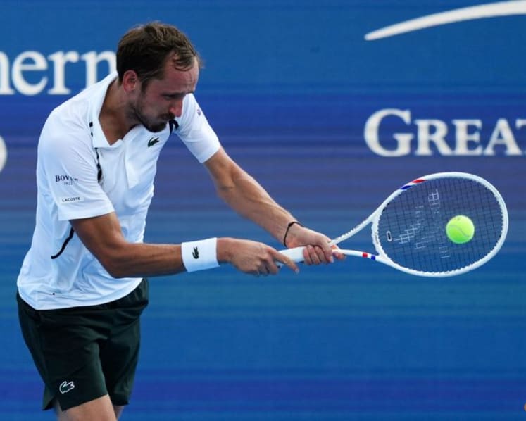 Red-hot Nakashima stuns Medvedev to reach Cincinnati fourth round