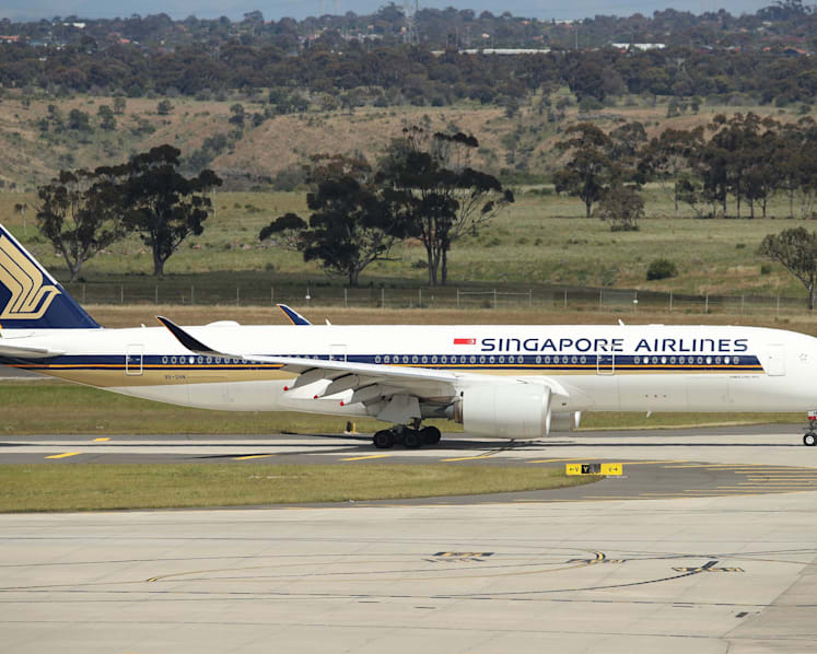 SIA quarantine-free flight brings international travellers back to Melbourne