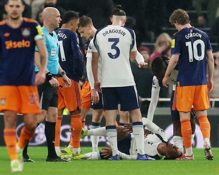 Tottenham winger Odobert sidelined with ACL tear