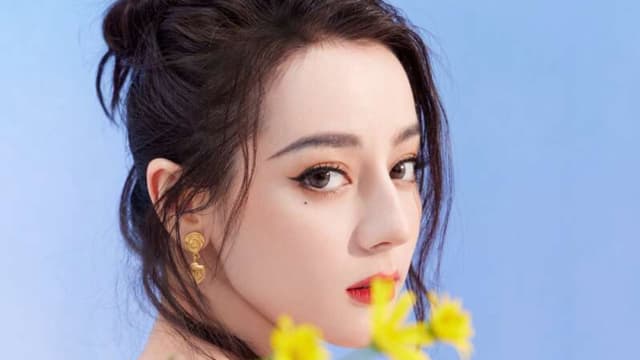 继成龙后第2人！迪丽热巴获提名印度影视大奖