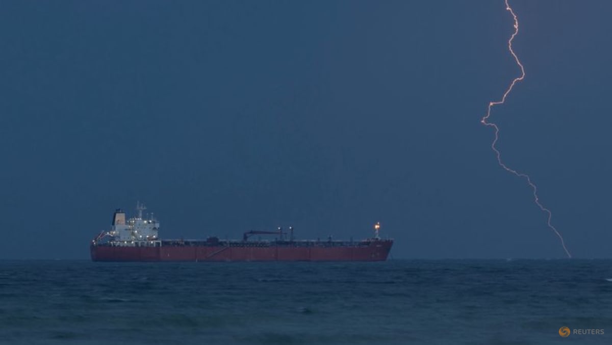 Oil falls over 13% on Trump postponing military strikes on Iran energy infrastructure