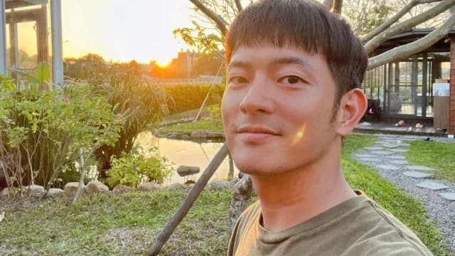 强制猥亵罪缓刑拼复出，宥胜被爆暑假到大学当讲师！