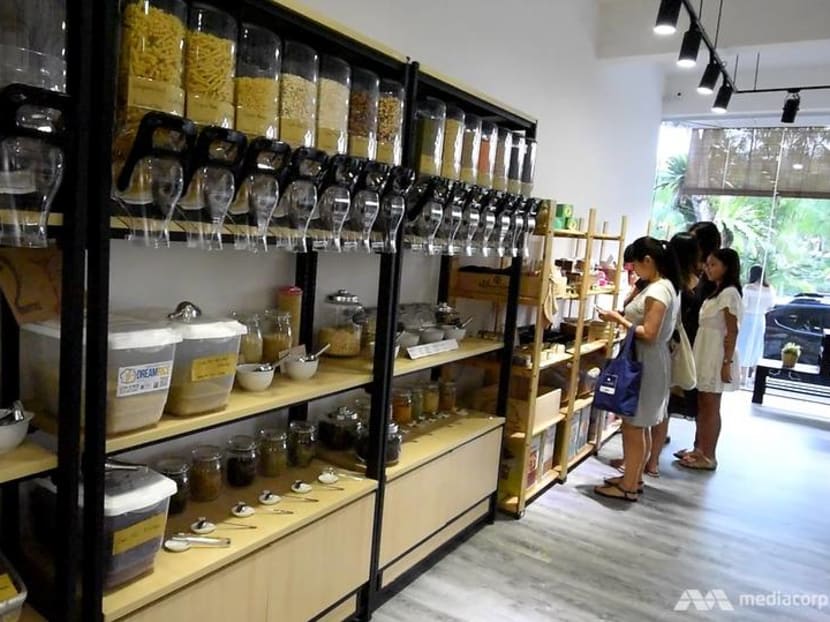 Businesses help suppliers sell surplus, expiring goods, at discounts to curb wastage