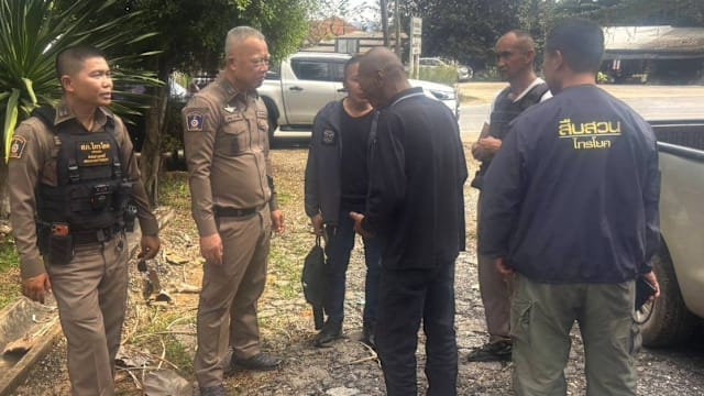 涉嫌开枪和拐走女子 泰前僧人持枪掳人被捕