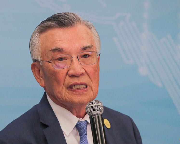 Taiwan re-appoints former economy minister as APEC summit representative