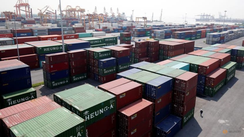 Vietnam records $2 billion trade surplus in Oct Vietnam records $2 billion trade surplus in Oct