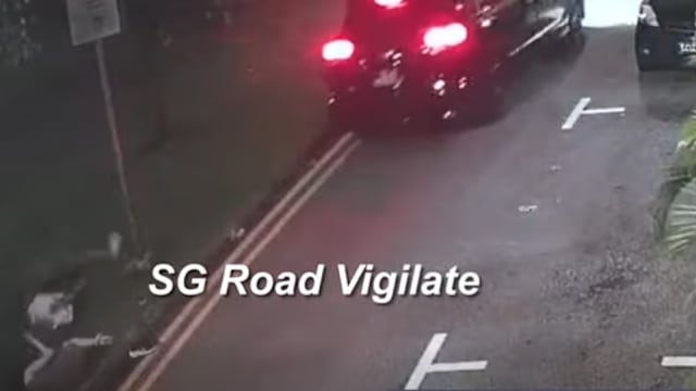 男女路边聊天被休旅车撞到 引网民热议 