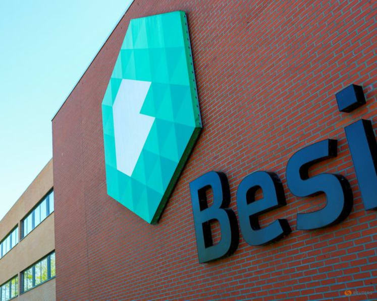 Besi shares fall on report ASML is working on rival hybrid bonding product
