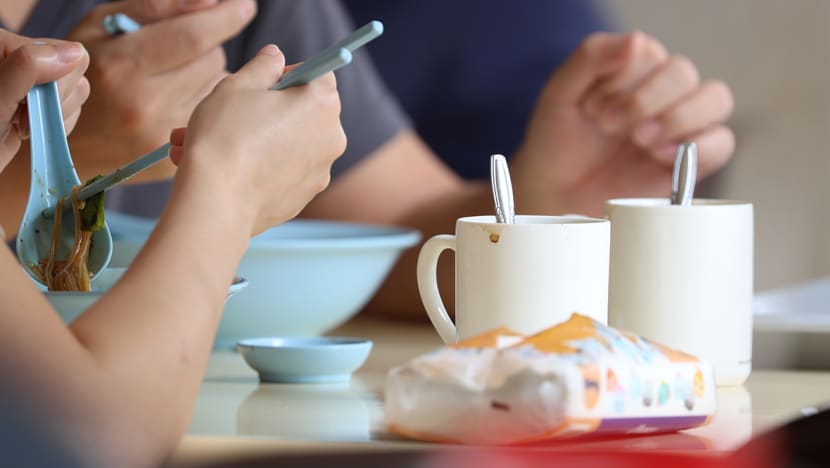 'Siu Dai by default' movement lauded by drinks stall workers and customers, but some prefer the status quo