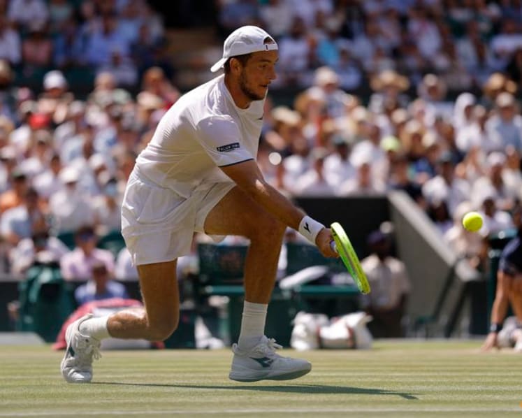 Sinner snuffs out Struff's Wimbledon dream to reach semi-finals