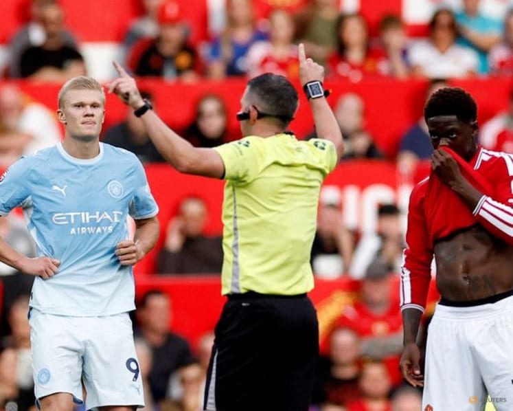 Pro Ref chief Webb says VAR 'tunnel vision' led to Manchester derby error