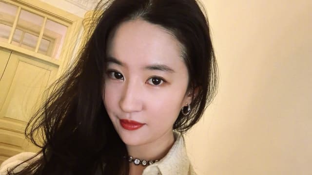 等不到赵露思回归，网友敲碗《恋人》换刘亦菲当女主角
