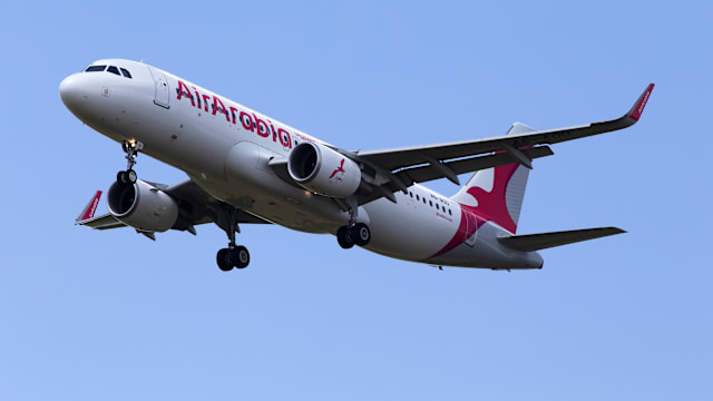 客机起飞11秒突俯冲险坠海 距海面200英尺才拉升