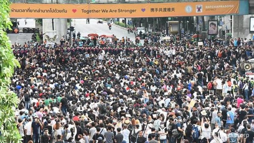 Hampir 20 penunjuk perasaan antikerajaan Thai dibebas dengan ikat jamin