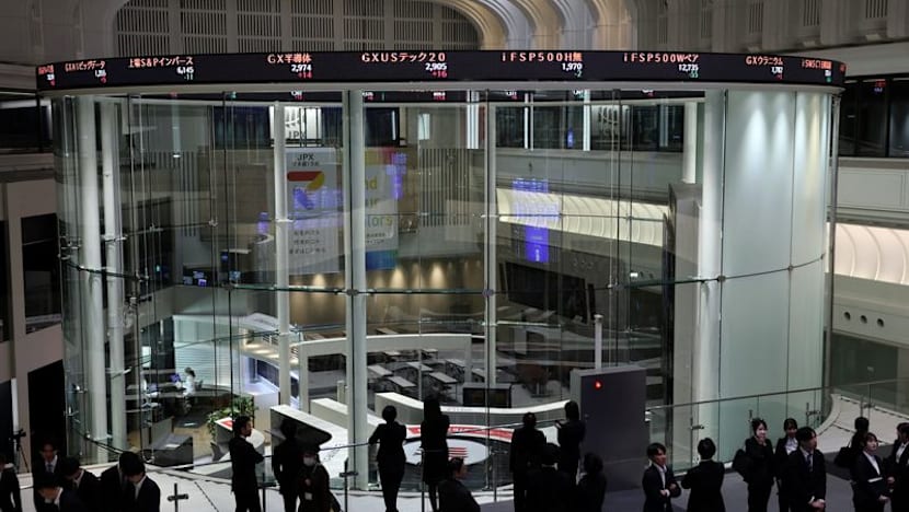 Analysis:Japan has few answers as bond rout puts fiscal plans at risk