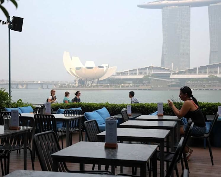 Al fresco restaurants in CBD area badly hit by haze as people avoid outdoors