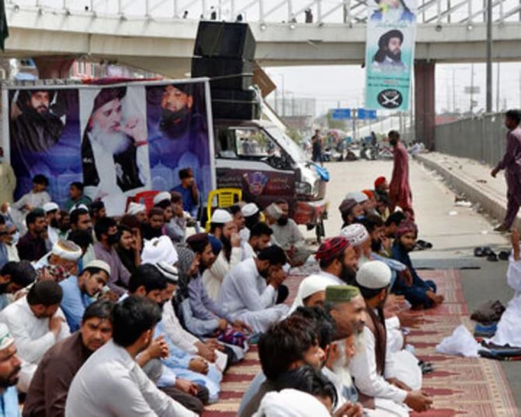 Pakistan bans Islamist political party after violent rallies