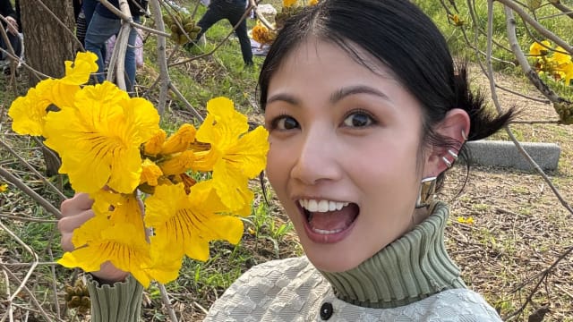 李千娜透露21岁女儿参加选秀节目，网疯猜是长超像的她！