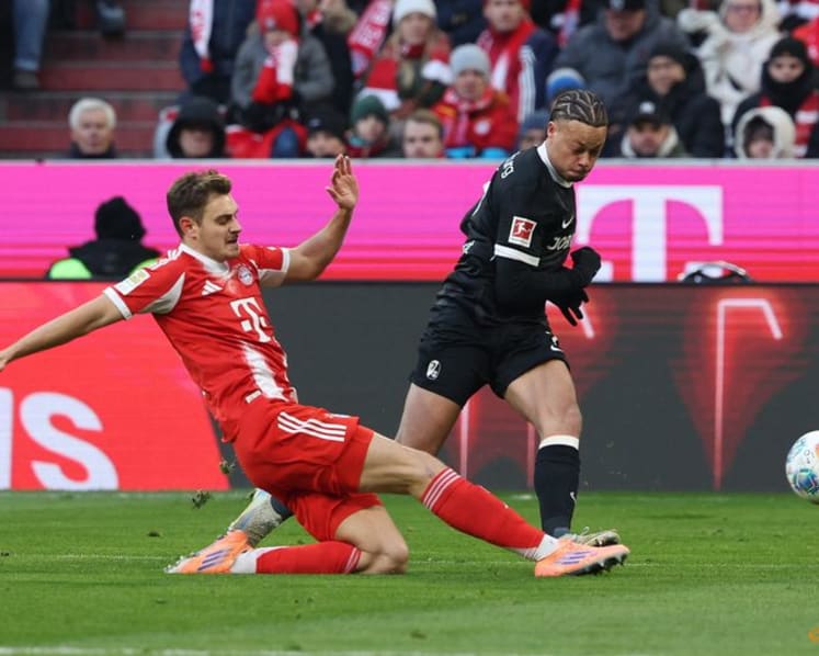 Olise shines as Bayern thrash Freiburg after sloppy start