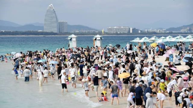 海南岛机票飙十倍破万元 旅客困岛上喊贵“可飞欧洲了”
