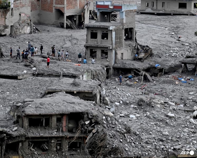 Nepal-Tibet toll tops 1,000 as tunnel rescue offers last hope Nepal-Tibet toll tops 1,000 as tunnel rescue offers last hope