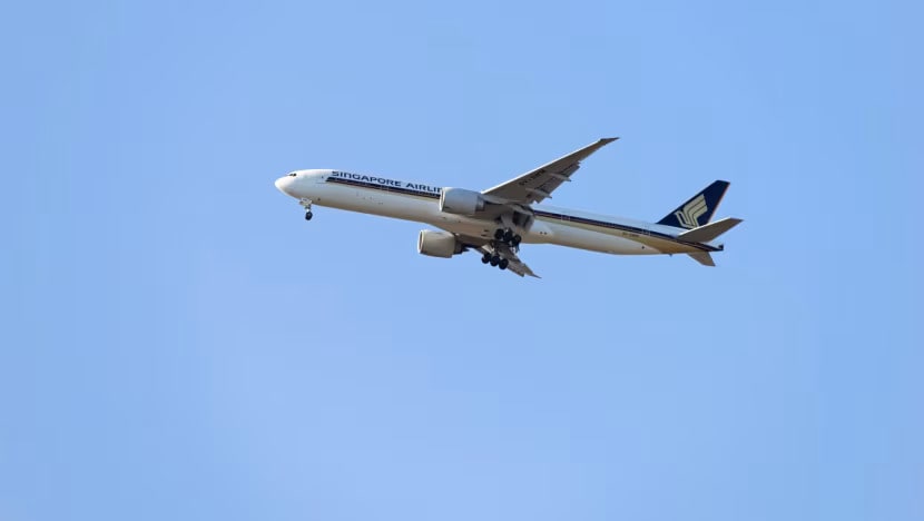 Pesawat Singapore Airlines alami turbulensi hebat, satu orang tewas Pesawat Singapore Airlines alami turbulensi hebat, satu orang tewas