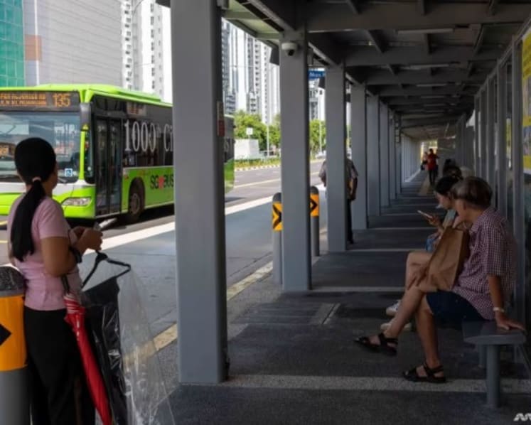 Video screens showing approaching buses may be installed at problematic stop opposite Parkway Parade