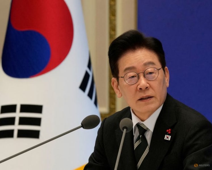 South Korea's president calls for energy saving campaign including curbs on cars