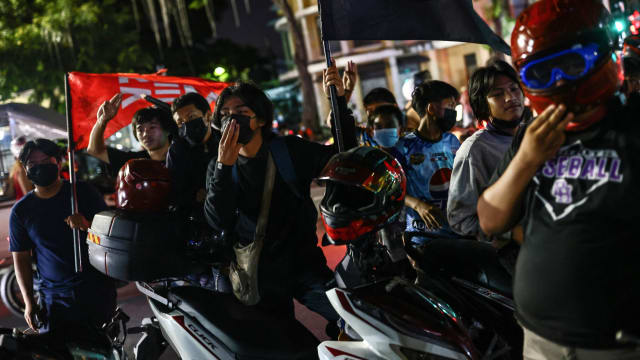 泰国反政府示威者聚集曼谷 要求首相巴育下台