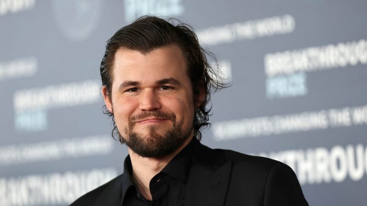 Chess-Freestyle tour boss, Carlsen call for FIDE president's resignation