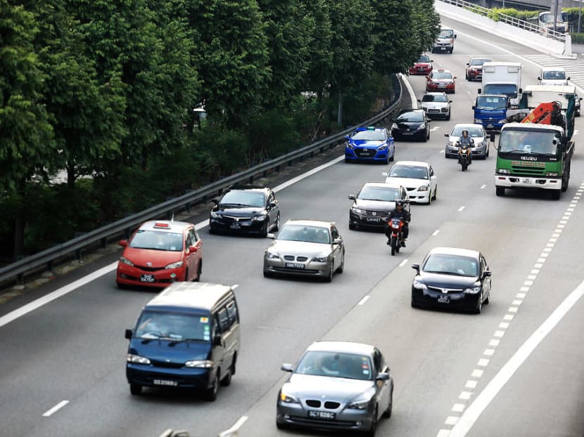 In a Facebook post on Wednesday, Senior Minister of State for Transport Janil Puthucheary said that privately arranged private-hire car services, limousine services and paid car-pool services “made through booking platforms” will be able to resume from Friday (June 19). In a Facebook post on Wednesday, Senior Minister of State for Transport Janil Puthucheary said that privately arranged private-hire car services, limousine services and paid car-pool services “made through booking platforms” will be able to resume from Friday (June 19).
