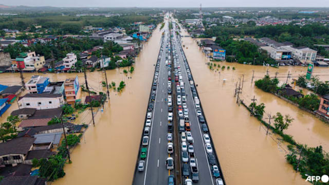 泰国南部豪雨成灾 政府准备出动航空母舰运送物资与医疗团队