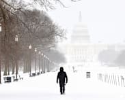 US storm leaves 850,000 without power, forces 10,000 flight cancellations