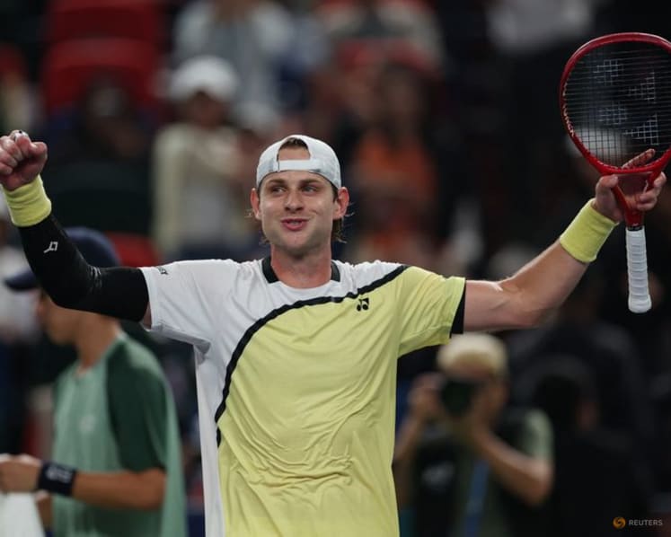 Bergs stuns Alcaraz in Shanghai as Zverev claims year-end top ranking
