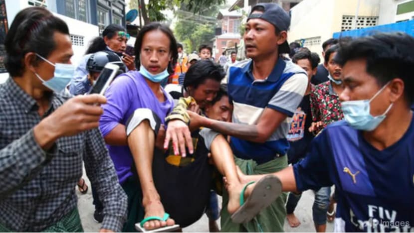 Sekurang-kurangnya seorang maut, polis Myanmar guna peluru hidup surai penunjuk perasaan