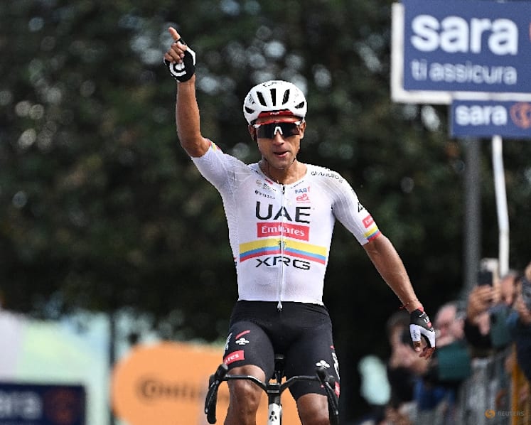 Narvaez strikes again with solo victory in gruelling Giro stage eight