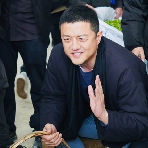 李亚鹏投资潜藏危机!网友犀利揣摩:失败连连何解奥秘?