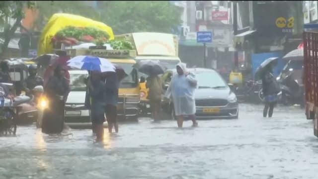 风暴即将登陆印度南部 沿海地区居民被紧急疏散