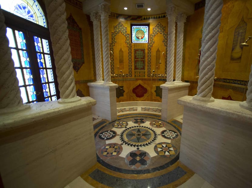 Versace’s former mansion up for auction