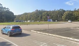Beberapa individu cedera selepas kereta rempuh orang ramai di utara Sydney