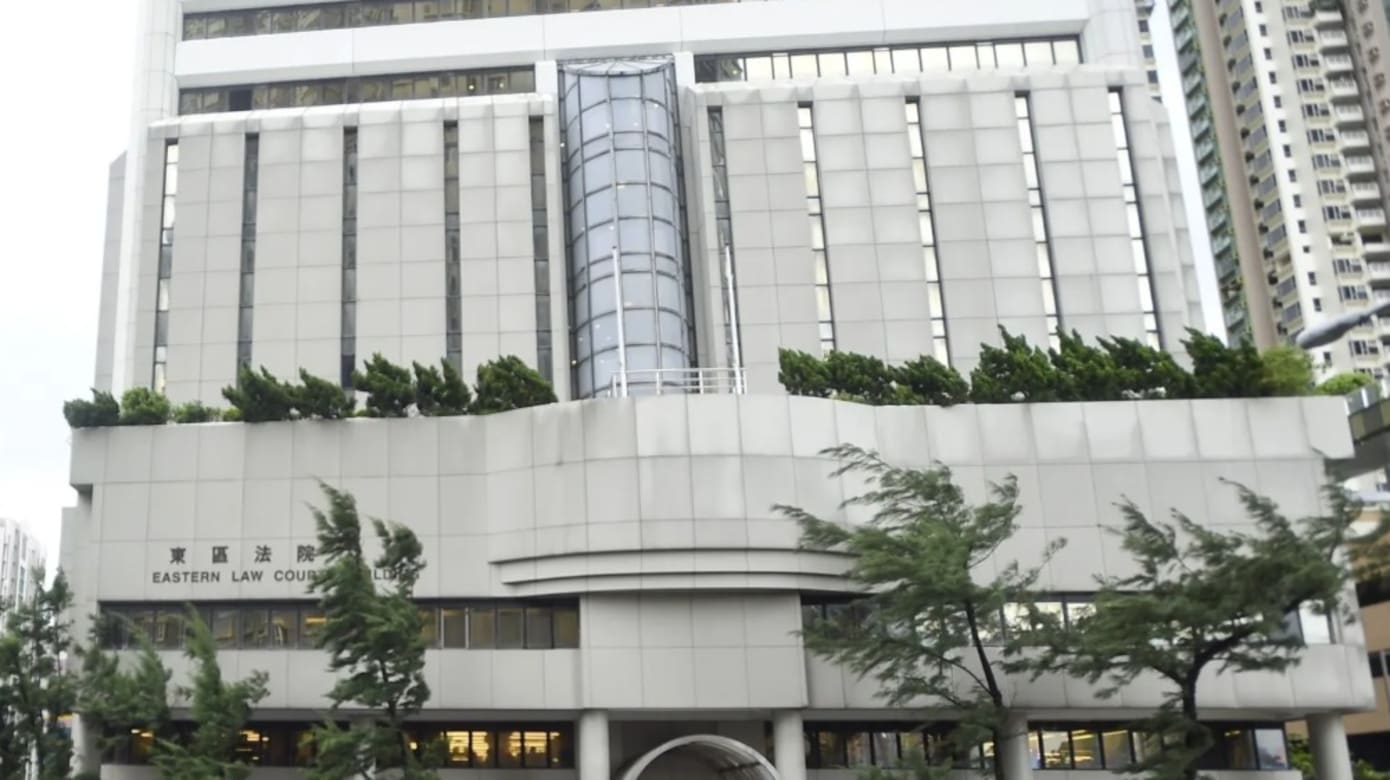 宿舍导师膝撞并拖行智障院友 认罪候判