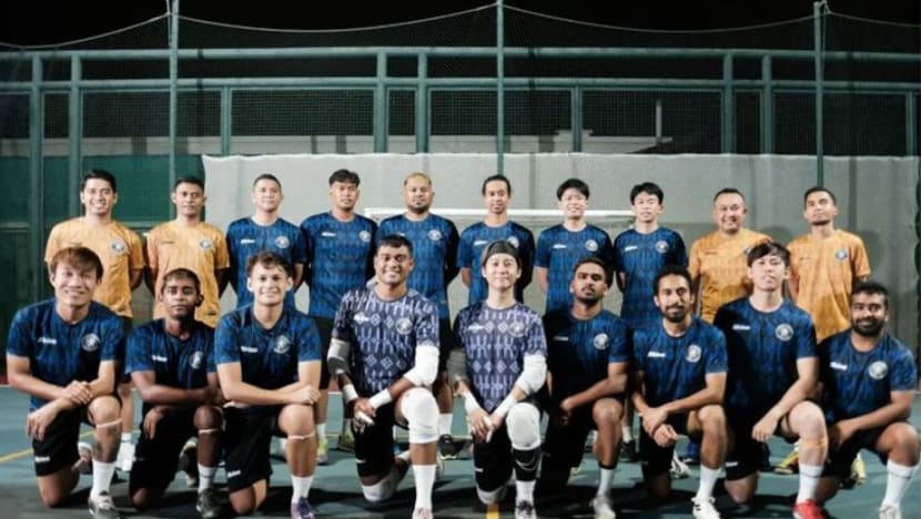 Pengurus Starbucks, pekerja Grab antara pemain pasukan futsal tempatan pertama bertanding dalam liga luar negara