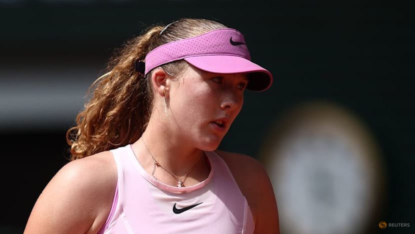 Teenager Andreeva downs Bouzkova for French Open fourth round spot