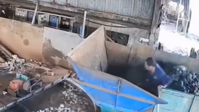 操作碾磨机遭卷入 越南橡胶厂男工惨死